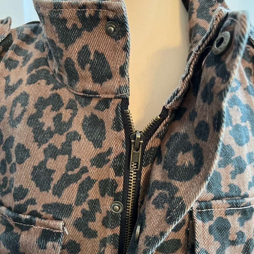 Hayden Leopard Print Bomber Jacket - Picture 6 of 10